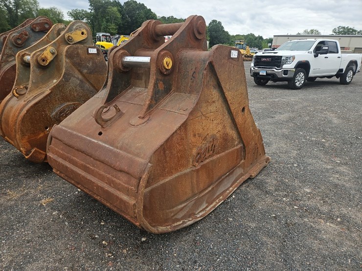 geith-52"-bucket-with-teeth-image-4