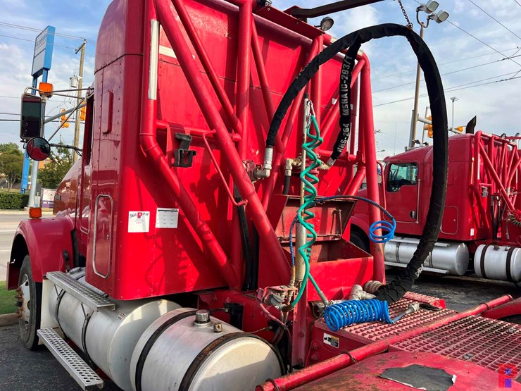 2010-kenworth-t800-image-4