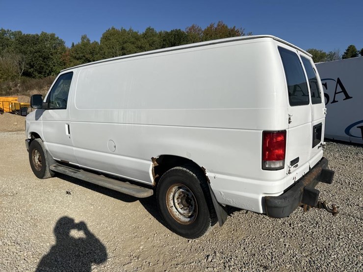 2014-ford-e250-image-3