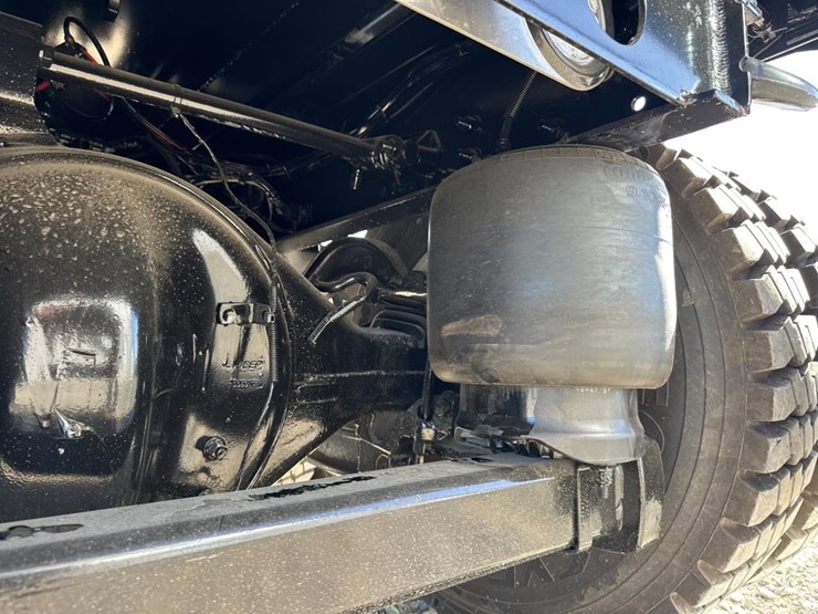 2025-kenworth-t880-image-79
