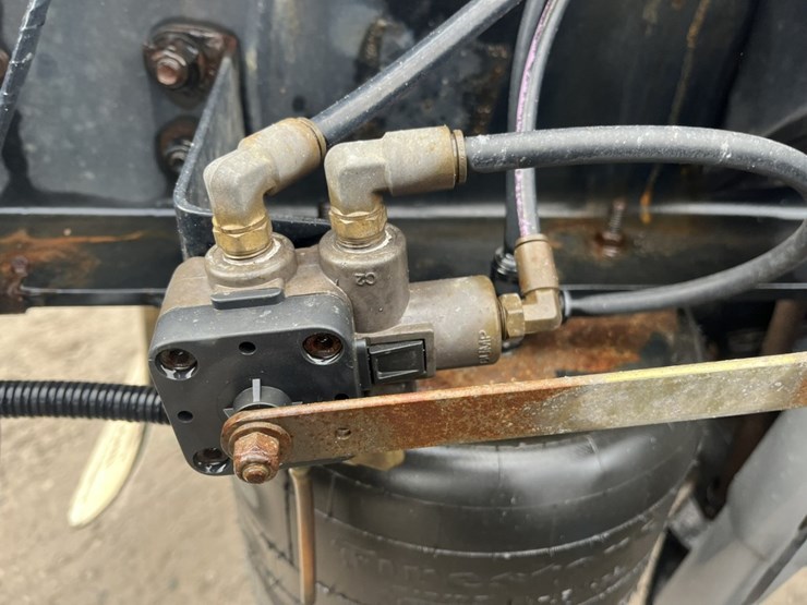 2020-kenworth-t680-image-90