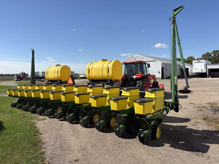 john-deere-7200-image-5