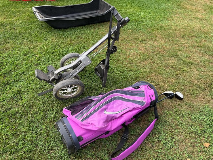 golf-bag-and-golf-bag-caddy-image-2