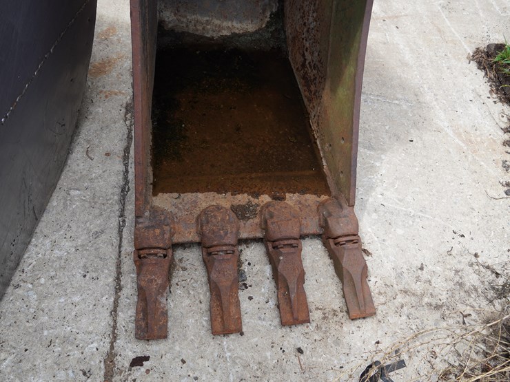 #207-•-excavator-bucket-image-5