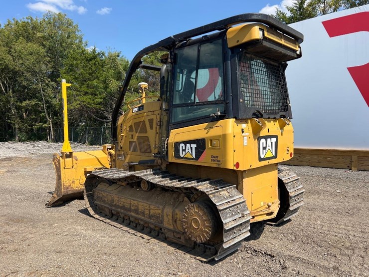 2016-caterpillar-d5k2-xl-image-2
