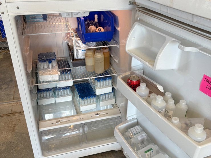 general-electric-refrigerator-w/-reagent-tubes-image-2