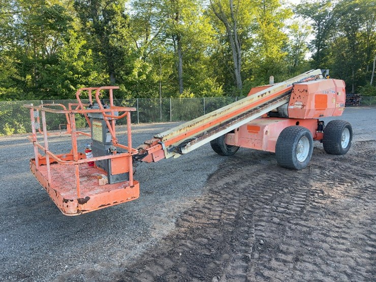 2015-jlg-600s-image-1