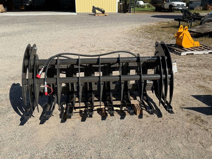 giyi-72”-root-grapple-bucket,-with-hoses-and-ends-image-2