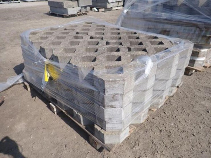 qty-of-(8)-skids-of-turfstone-pavers-&-decor-stone-image-21
