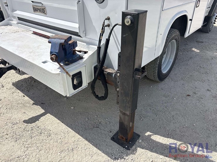 2017-ford-f550-image-27
