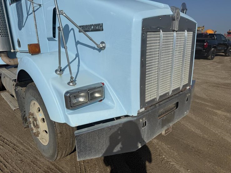 2015-kenworth-t800-image-9