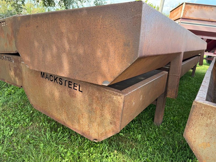 (2)-macksteel-feed-bunks,-22’-long,-43”-wide,-29”-tall,-15”-deep-image-1