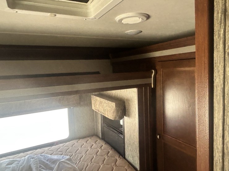 2017-ford-e450-image-55