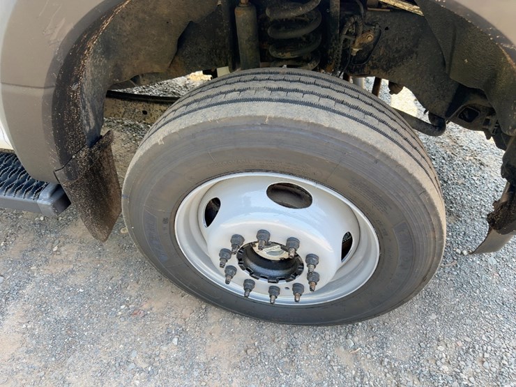 2017-ford-f550-xl-image-8