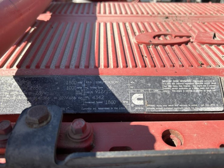2019-peterbilt-579-image-45