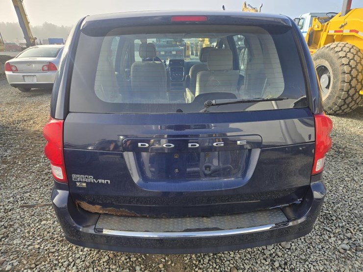 2014-dodge-grand-caravan-image-17