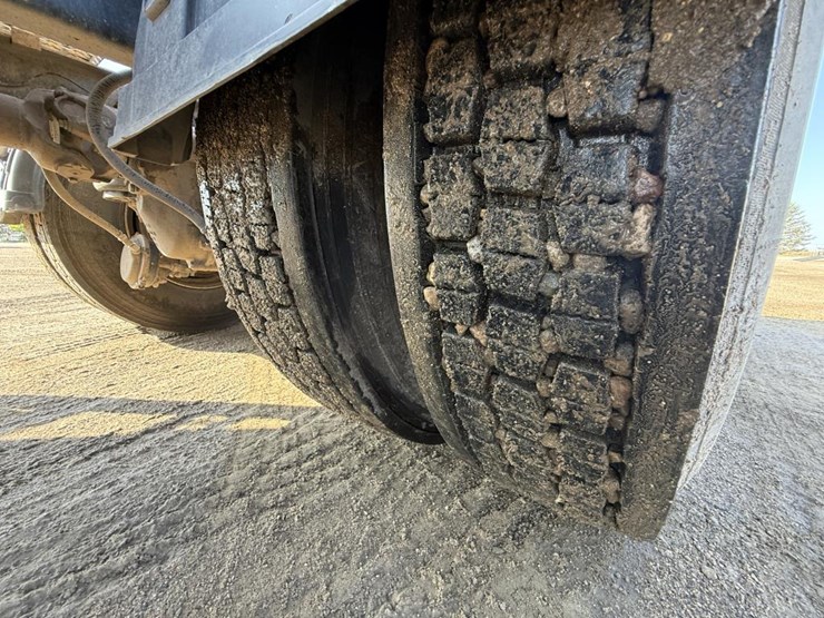 2015-kenworth-t800-image-63