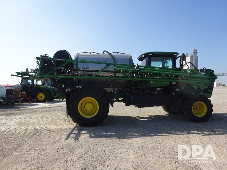 2021-john-deere-f4365-image-22