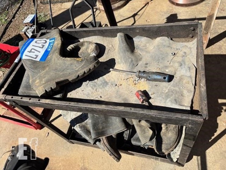 metal-tool-cart-on-wheels-image-2