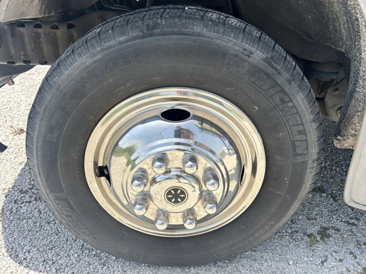 2017-ford-e450-image-93