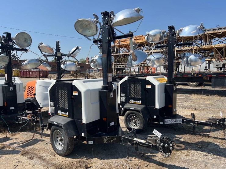 2019-allmand-night-life-v-series-light-plant-image-1