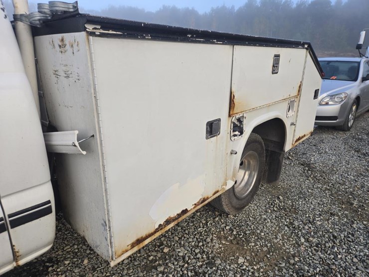 2005-chevrolet-3500-image-15