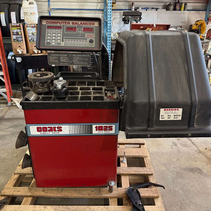 Coats Model 1025 Direct Drive Tire Balancer, 220V, 3 Phase