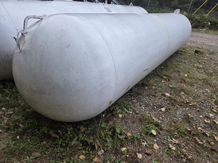#2827-•-butler-1000-gallon-lp-tank-image-3