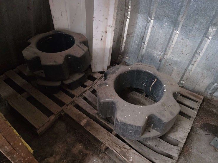 (2)-inside-and-outside-rear-wheel-weight-set-for-case-ih-mfwd-tractor,-(2)-1000lb-weights-and-(2)-50-image-1
