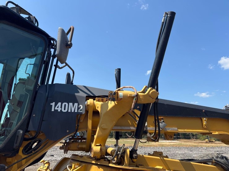 caterpillar-140m2-image-31