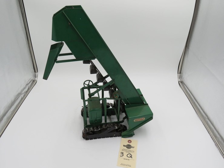 1950's-barber-greene-model-toys-airport-stairs-group-image-8