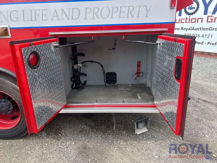 2016-freightliner-m2-106-braun-ambulance-image-28