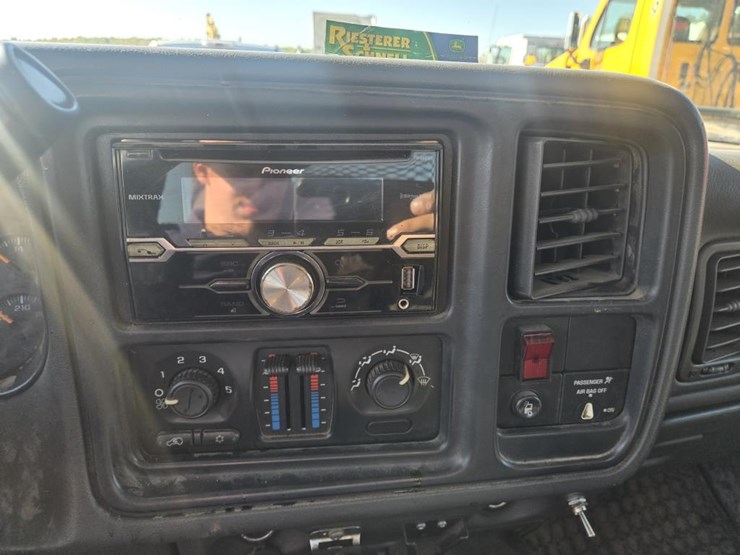 2007-gmc-3500-image-45