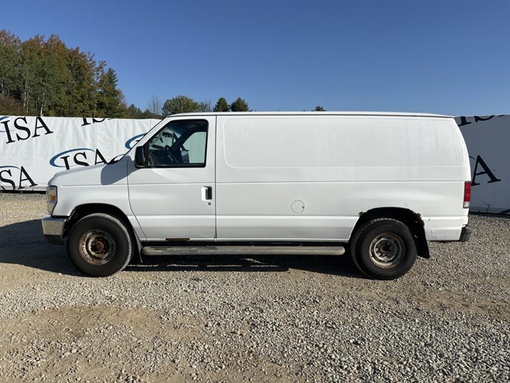 2014-ford-e250-image-2