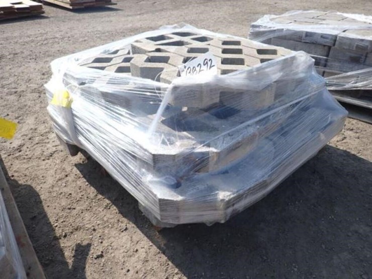 qty-of-(8)-skids-of-turfstone-pavers-&-decor-stone-image-10