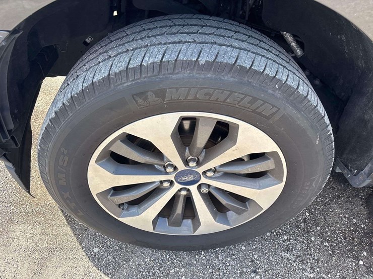2020-ford-f150-image-27