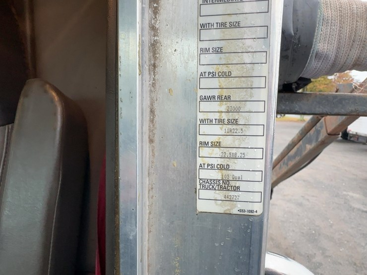 2015-kenworth-t440-image-29