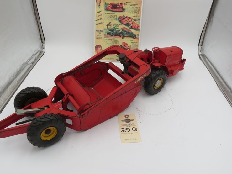 doepke-model-toys-hay-liner-earth-mover-image-3
