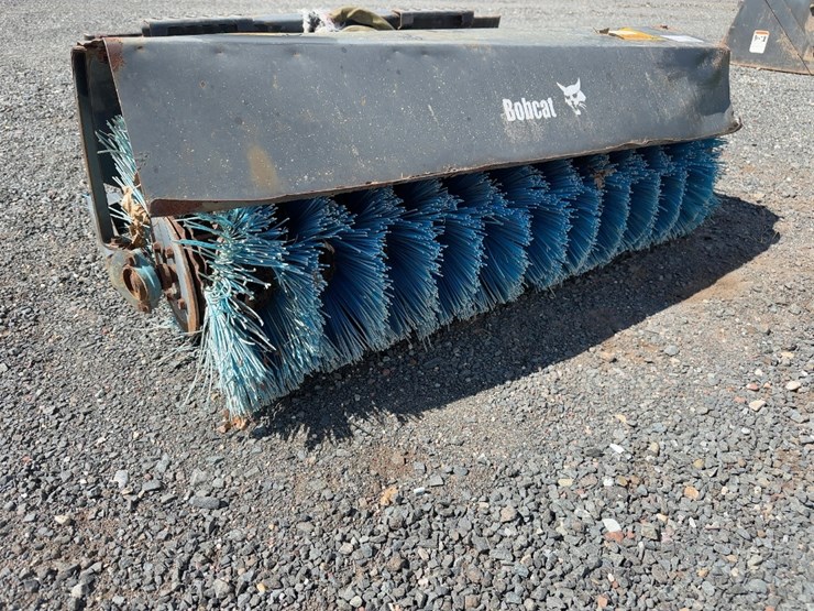 bobcat-48"-sweeper-image-5