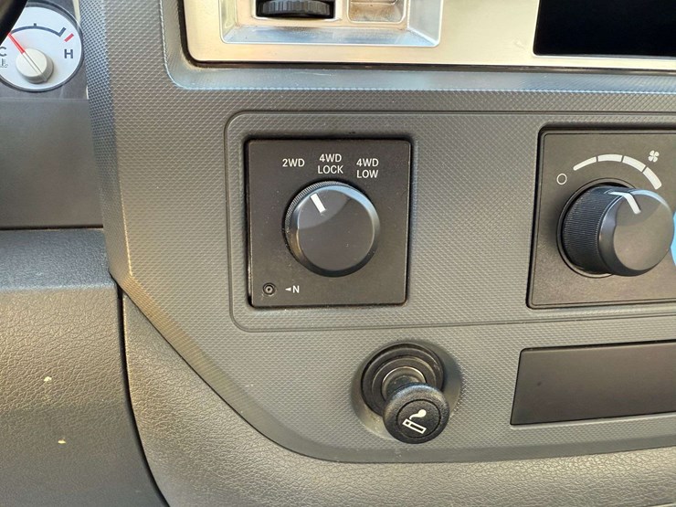 2008-ram-1500-big-horn-image-40