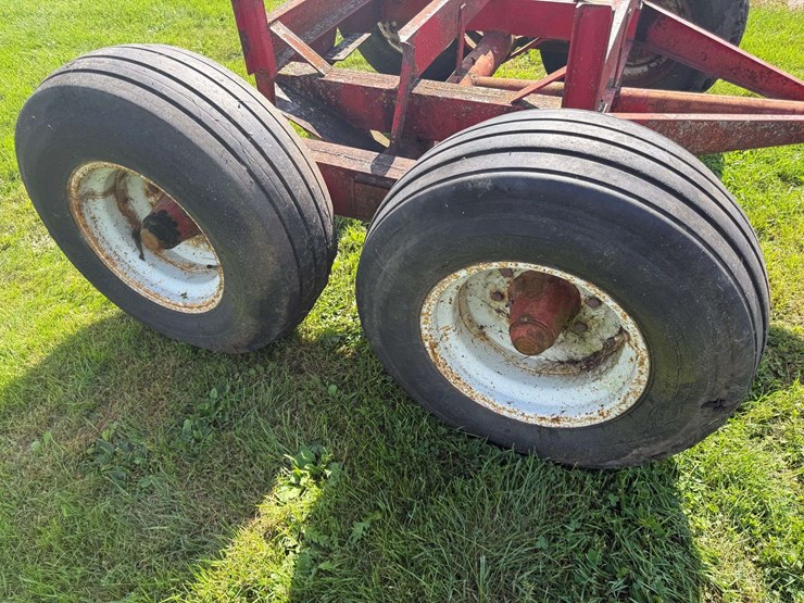 electric-tandem-silage-wagon-running-gear-image-10