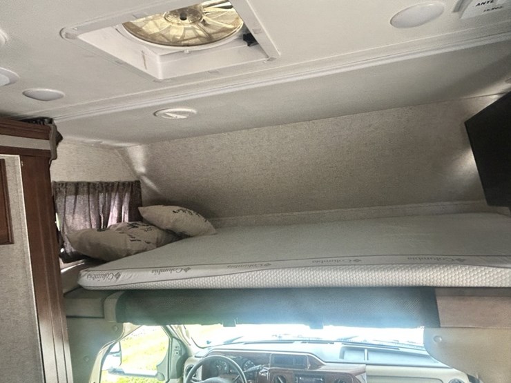 2017-ford-e450-image-47
