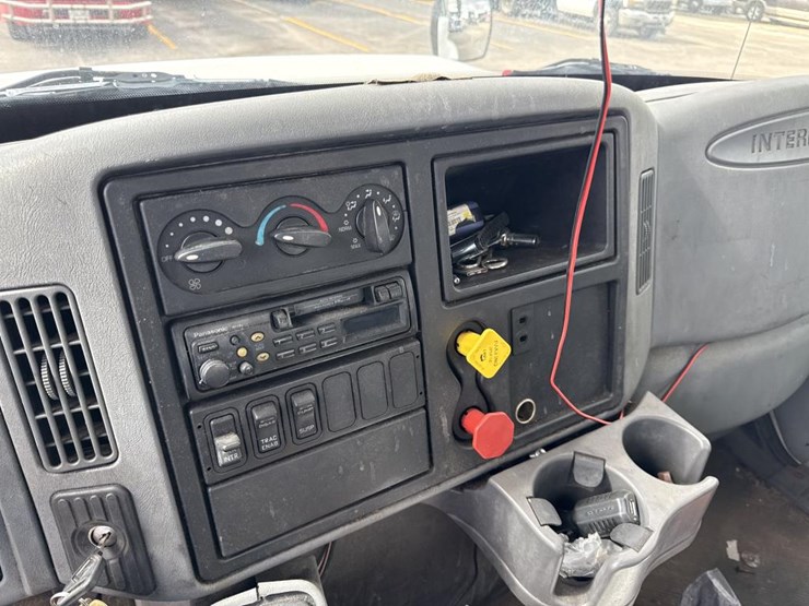 2007-international-durastar-4400-image-32