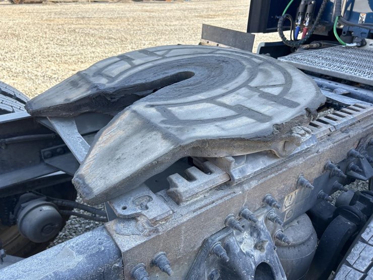 2019-peterbilt-579-image-21
