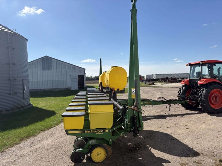 john-deere-7200-image-6