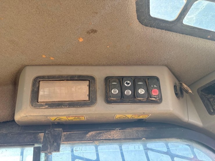 2014-caterpillar-289d-image-30