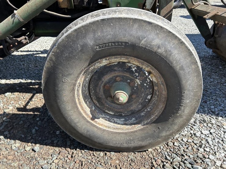 #5217-•-oliver-tractor-w/-loader-image-53