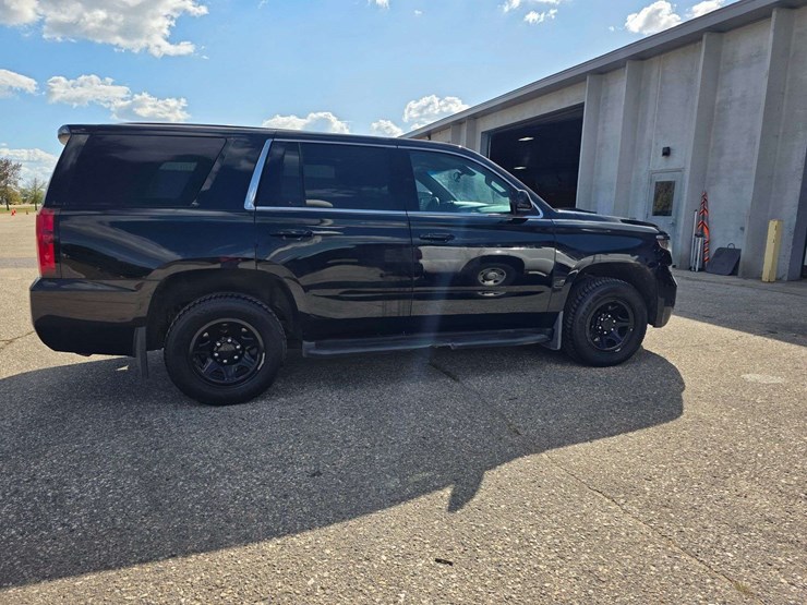 2019-chevrolet-tahoe-image-8