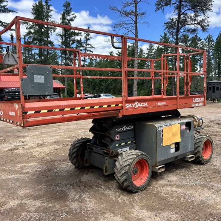 2016 SKYJACK SJ6826RT
