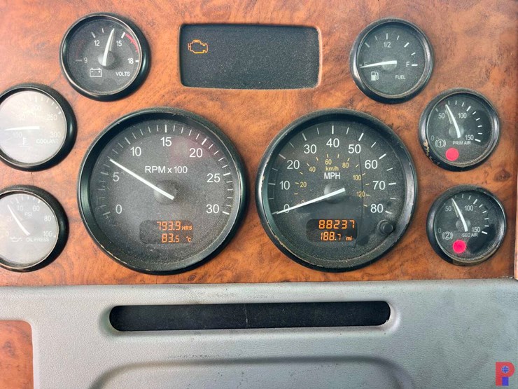 2007-peterbilt-378-image-12